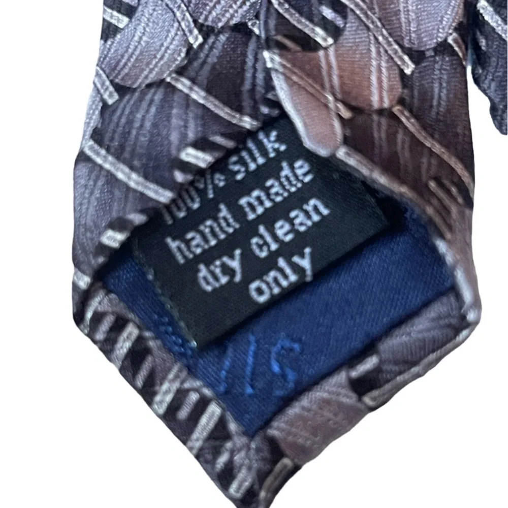 🔥⚫️CARLOS DEVENEZIA 100% silk tie Barcelona, Spain. Gorgeous & classic-no flaws